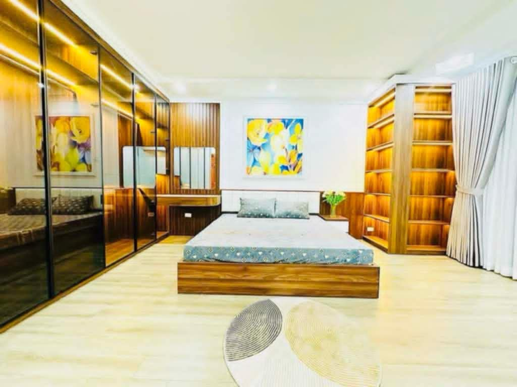 BÁN GẤP NHÀ PHAN KẾ BÍNH PHỐ VIP BA ĐÌNH MỚI KOONG THANG MÁY FULL NỘI THẤT 40M X 7 TẦNG MT 4,5M 8,8 TỶ